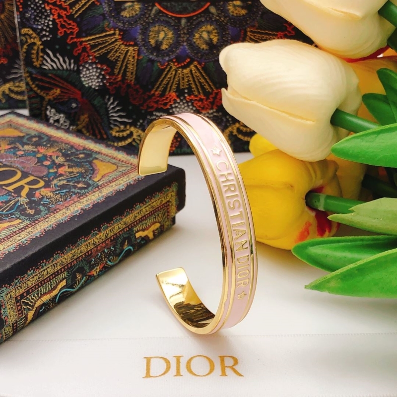 chr1st1an D10r bracelets